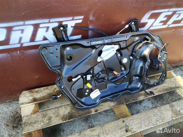 Стеклоподъемник передний левый Volkswagen Passat