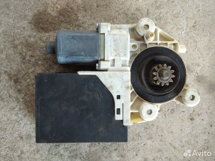 Мотор стеклоподъемника передний правый Ford Focus