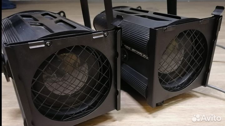 Прожектор театральный LDR Nota PC1200 Plus.Италия