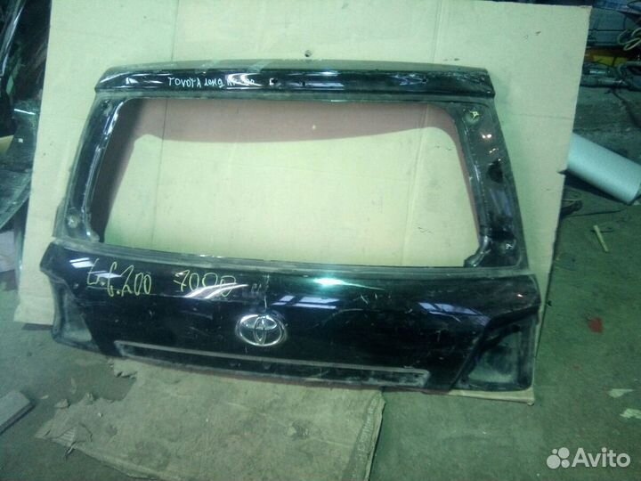 Ленд Крузер 200 крышка багажника