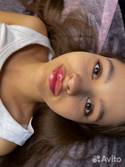 Модель на увеличение губ