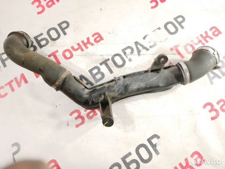 Патрубок интеркулера Volkswagen Passat седан 2.0