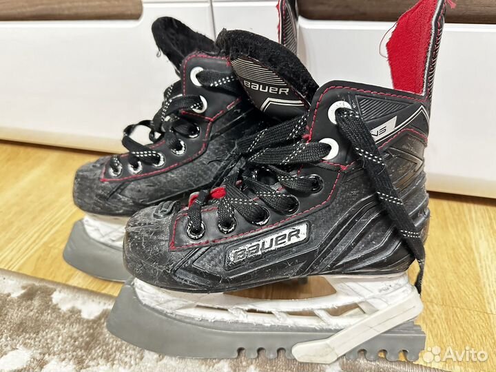 Хоккейные коньки бауэр