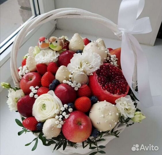 Корзина с Фруктами, Ягодами,Цветами