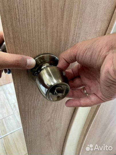 Ремонт и замена дверных ручек/ мастер на час
