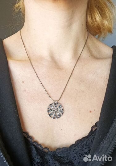 Серебряная цепочка и кулон с фианитами