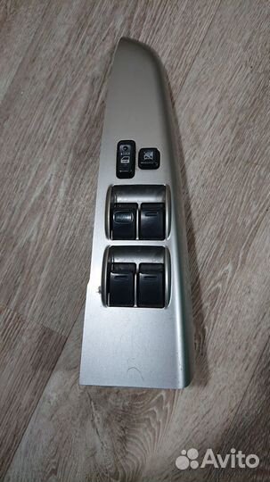 Блок управления стеклоподъемниками передний