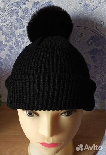 Шапка с помпоном унисекс
