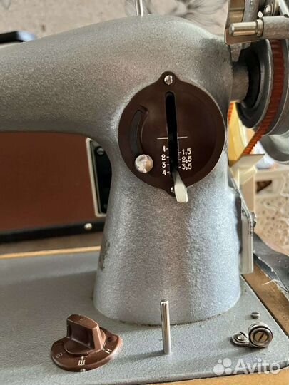 Швейная машина электрическая