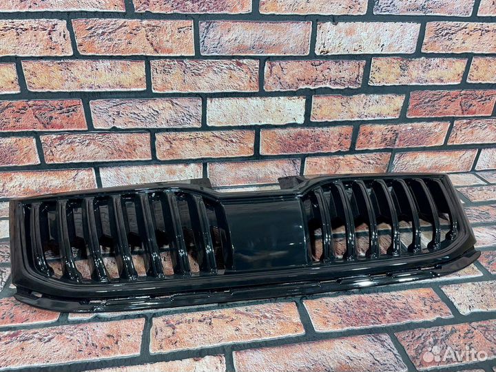 Решётка радиаторная чёрная шкода октавия А7 рестай