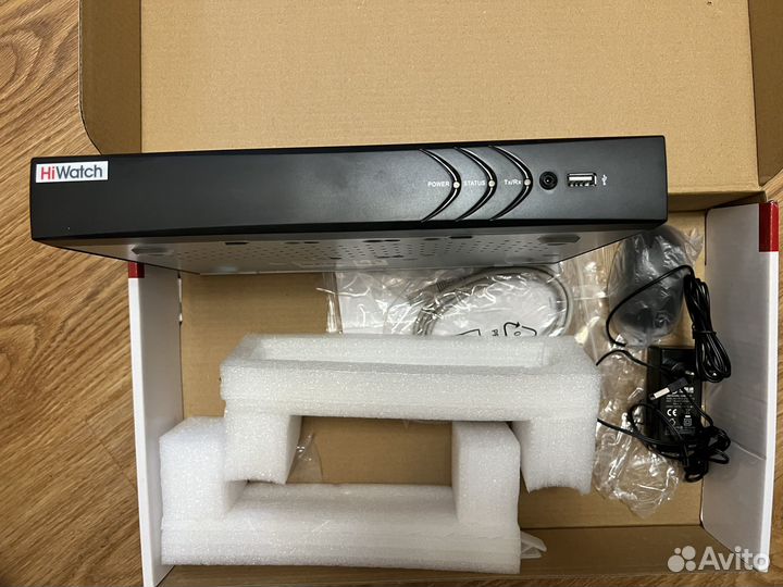 IP видеорегистратор HiWatch DS-N316(B)