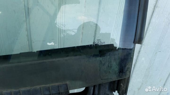 Стекло передней левой двери Audi 80 B3