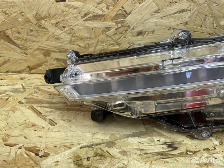 Указатель поворота, левый Toyota Fortuner 2