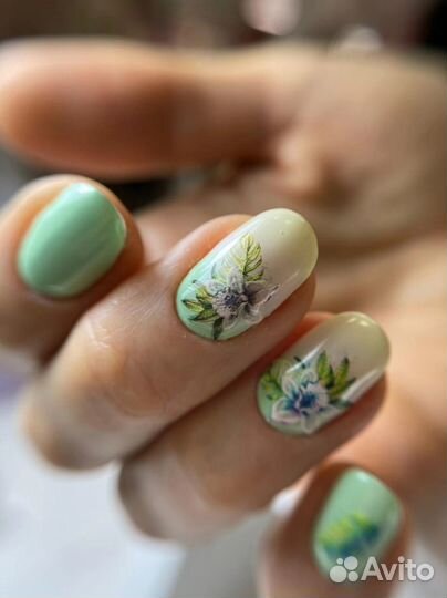 Модель на маникюр