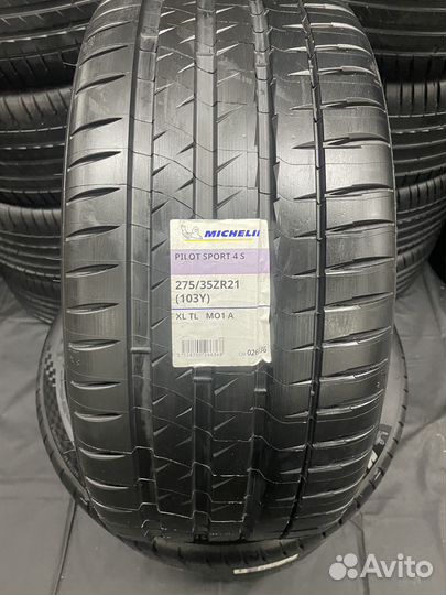 Michelin Pilot Sport 4 S 305/30 R21 и 275/35 R21 104Y