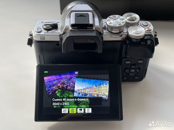 Olympus om d e m10 mark iii с объективом