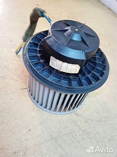 Моторчик обогревателя Nissan Tiida C11 2007