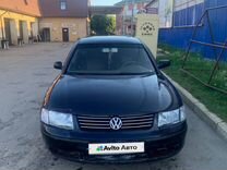 Volkswagen Passat 1.6 MT, 1997, 400 000 км, с пробегом, цена 300 000 руб.