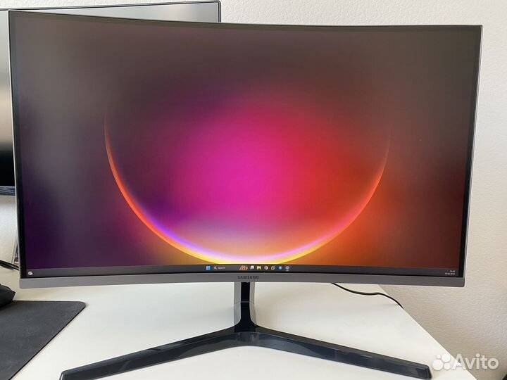 Монитор Samsung 27 изогнутый