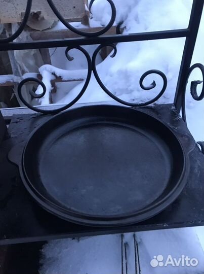Сковорода чугуная с ручками
