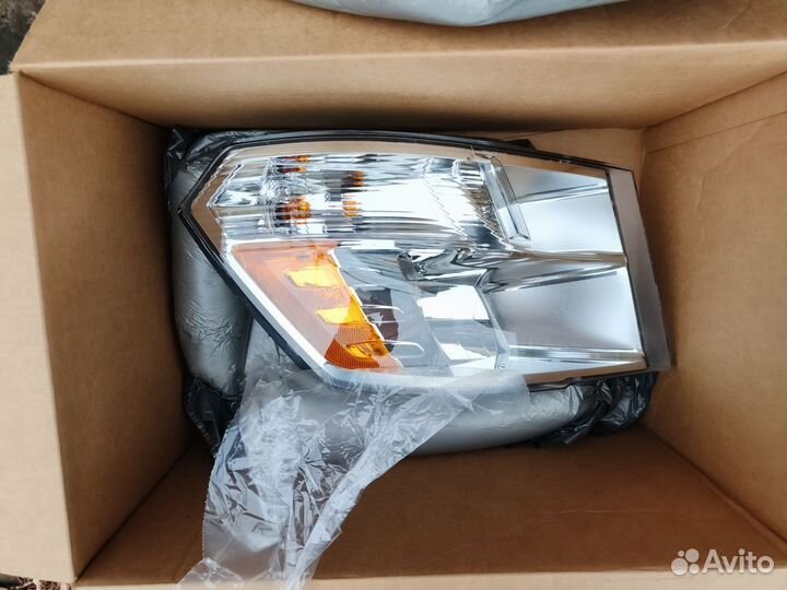 Б/У Б/У Фара левая 68096439AF chrysler