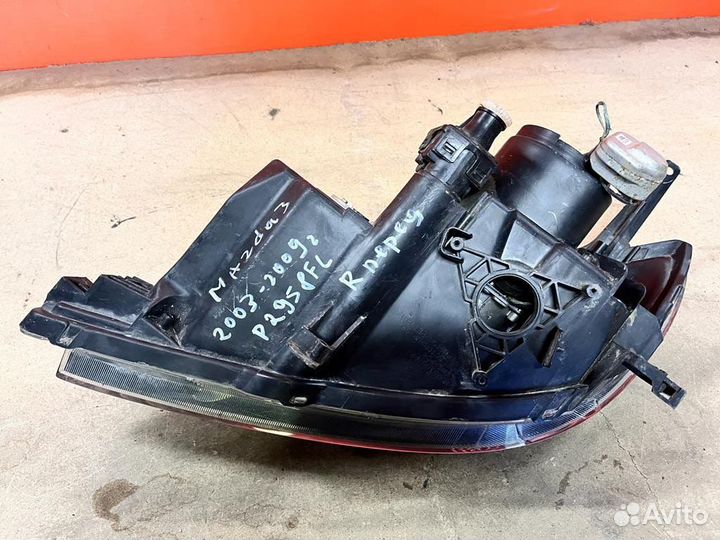 Фара передняя правая Mazda 3