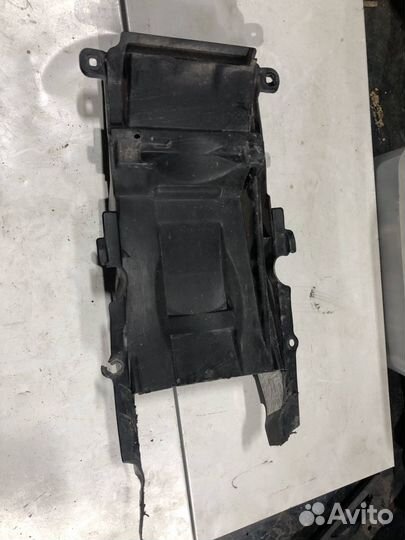 Пластик подрамника для Suzuzki SV650 99-02