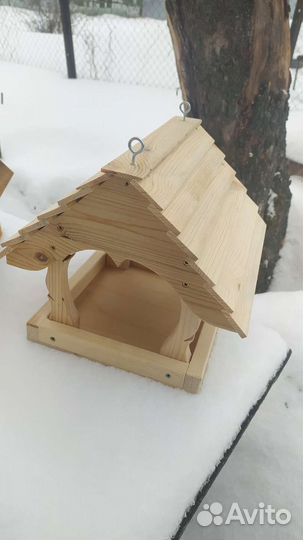 Кормушка для птиц из дерева