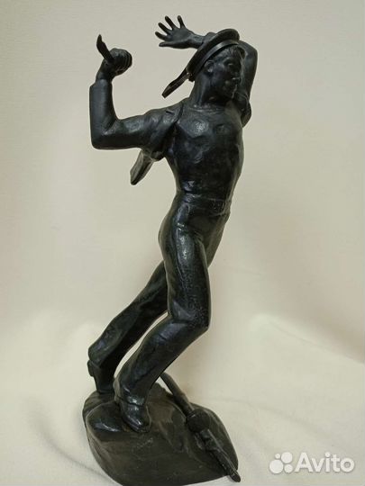 Каслинское литье Моряк