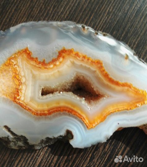Коллекционный минерал агат натуральный с друзой