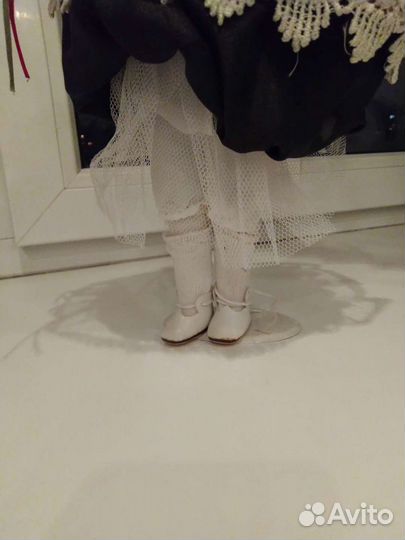 Кукла фарфоровая коллекционная