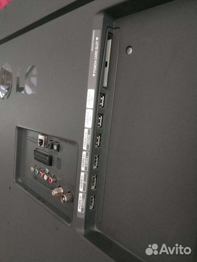Смарт телевизор LG 42