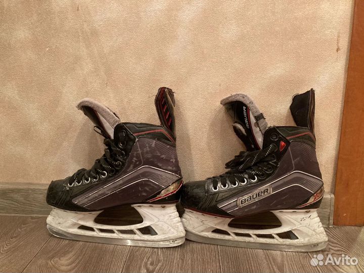 Коньки хоккейные Bauer x700
