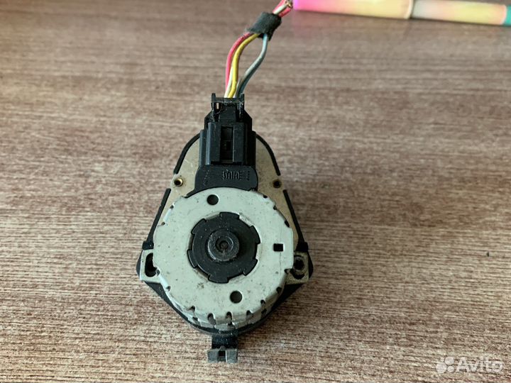 Моторчик заслонки печки Рено Лагуна