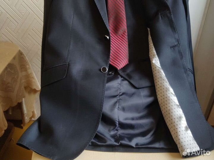 Костюм школьный, новый на 12,10,14 лет