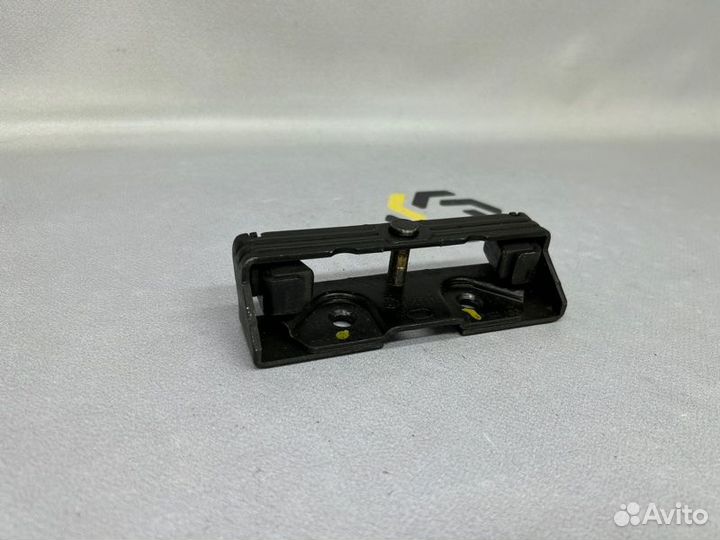 Ответная часть замка багажника Bmw X5 E53