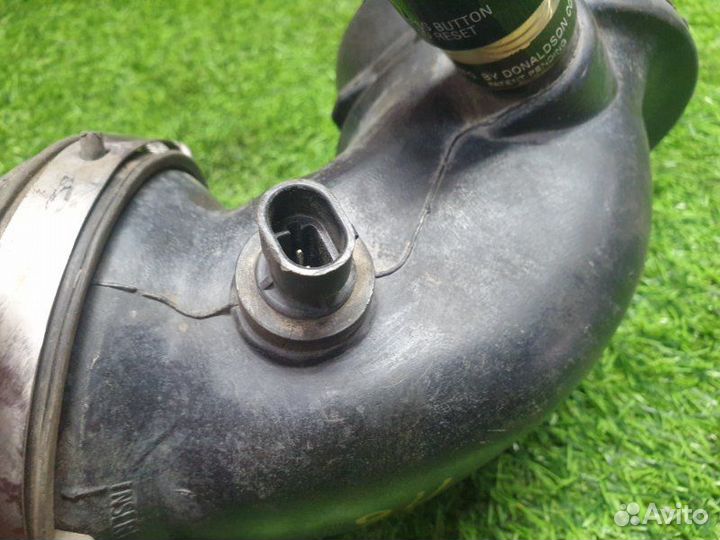 Патрубок воздушного фильтра Chevrolet Tahoe GMT410