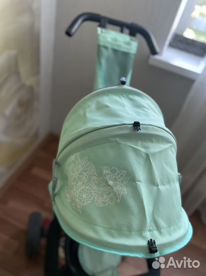 Трехколесный велосипед с ручкой capella