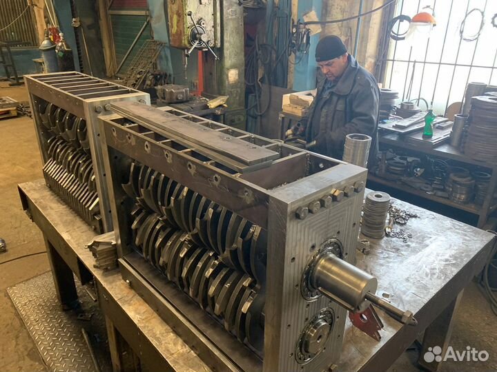 Шредер промышленный для пластика, резины, дерева