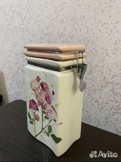 Емкость (керамика)