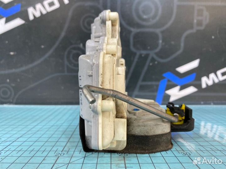 Замок двери задний правый Audi A6 C6 BDW 2005