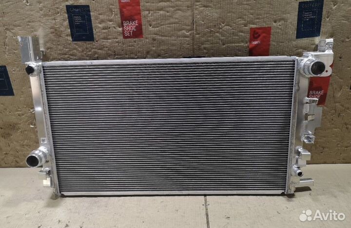 Радиатор двс volvo xc90 2015 год