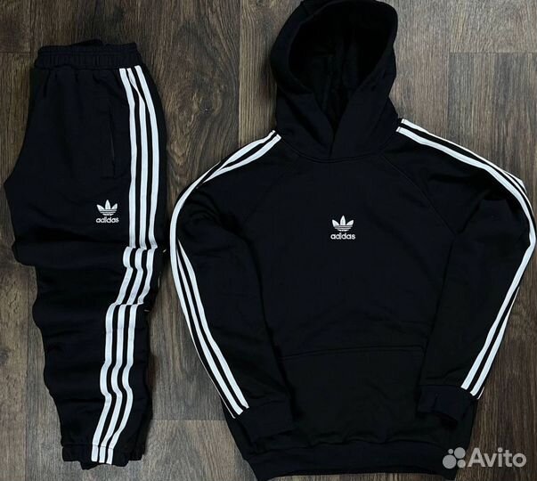 Спортивный костюм Adidas