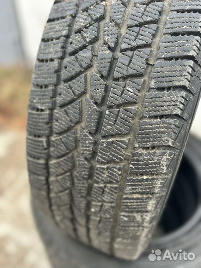 DoubleStar DW02 225/55 R19 99T