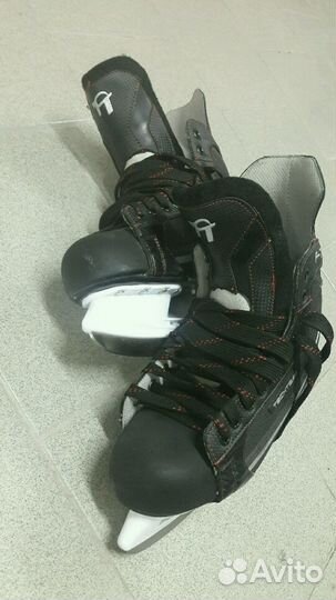 Коньки хоккейные
