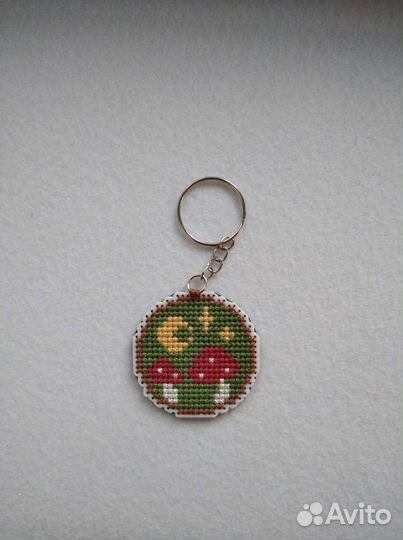 Брелоки ручной работы (вышивка)