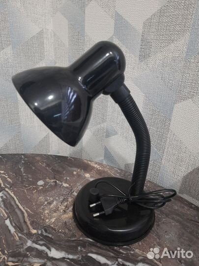 Лампа настольная