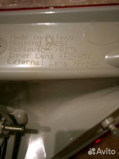 Продам левый задний фанарь астра j