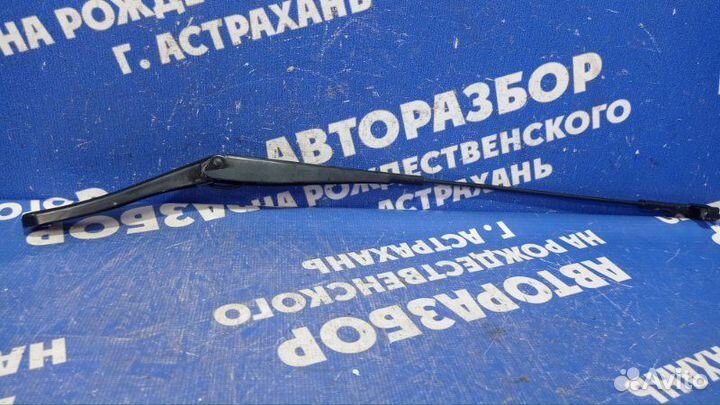 Левый поводок дворника Opel Astra H универсал