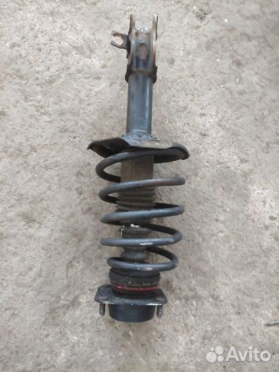 Стойка передняя Mazda Capella